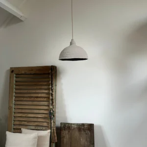 hanglamp dhara, handgemaakte hanglamp, taupe kleur