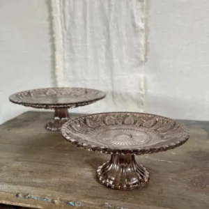 Kleine taartplateau voor een leuke tafelstyling tijdens speciale gelegenheden. zoals verjaardag of tijdens het kerstdiner